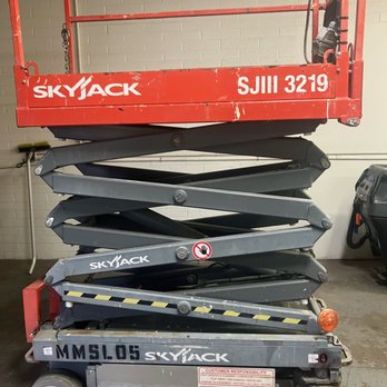 Manchu Machinery - Scissor lift - Machine & Tool Rental Near Me Manchu Machinery - Scissor lift - Machine & Tool Rental Near Me