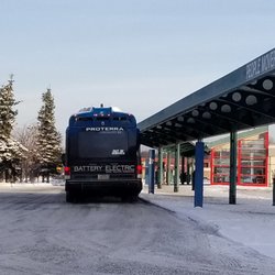 People Mover - Dimond transit center. Bus is emission free. Wow!