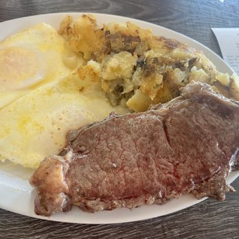 Bobs At The Marina - Steak, eggs and potatoes - Breakfast & Brunch Near Me - Stockton, California