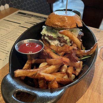 B Side - B Side Burger - New American Near Me - Fairfax, Virginia