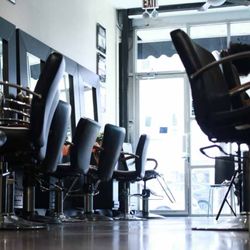 Natural Hair Course NYC - That hands-on part of the natural hair course. Showcasing where hands-on salon experience will take place