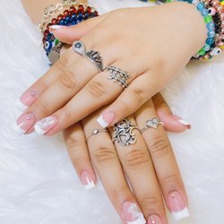 D Nails & Hair