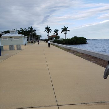 Gilchrist Park - Nice and clean walkway - Parks Near Me - Punta Gorda, Florida