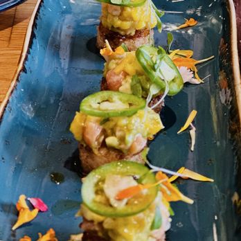Traveler's Table - Salmon tartare - Cocktail Bars Near Me - Houston, Texas