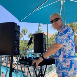 Brett Brisbois Events - Working Pool Side at Disney!