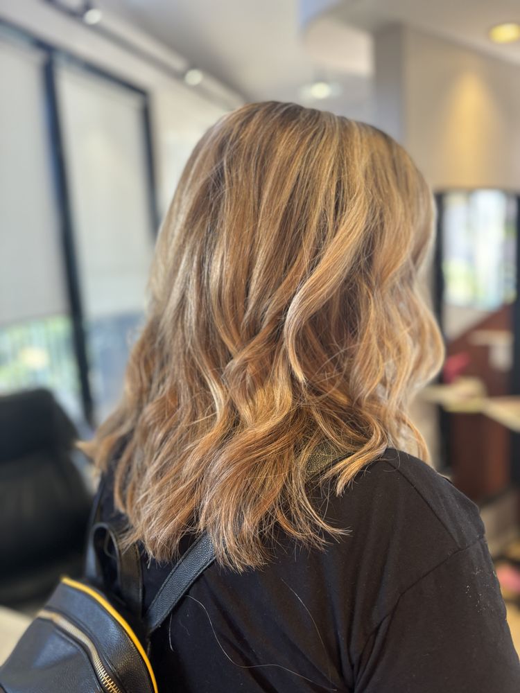 Beautiful Hair by Brenda Logo