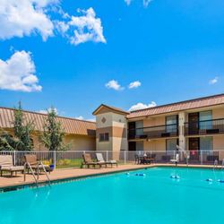 Best Western - Airport - Outdoor Pool