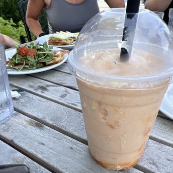 eb flo coffeehouse - Strawberry mango smoothie - Coffee & Tea Near Me - Sheboygan, Wisconsin
