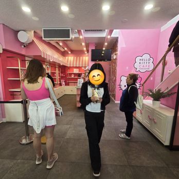 Hello Kitty Cafe - Themed Cafes Near Me - Vancouver, British Columbia