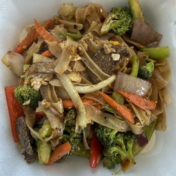 Wasabi Cafe 77 - Pad see ew beef - Thai Near Me - Greensboro, North Carolina Wasabi Cafe 77 - Pad see ew beef - Thai Near Me - Greensboro, North Carolina