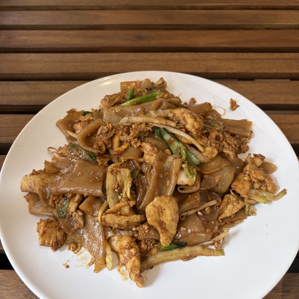 Fei Thai Sushi Hibachi - Drunken noodles - Thai Near Me - Bronx, New York