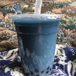 Boba Tea 2 Go - Butterfly Pea Tea with boba and cream