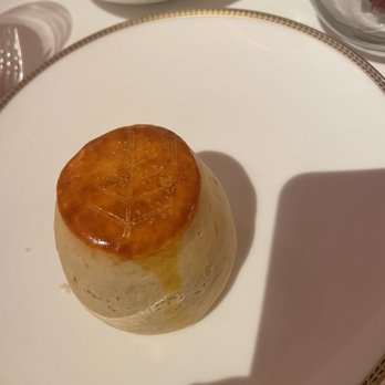 Four Seasons Hotel - Yea time scone - Hotels Near Me - London, XGL