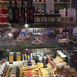 Autour du Saumon - Au Centre les Caviars.. J'aime !....