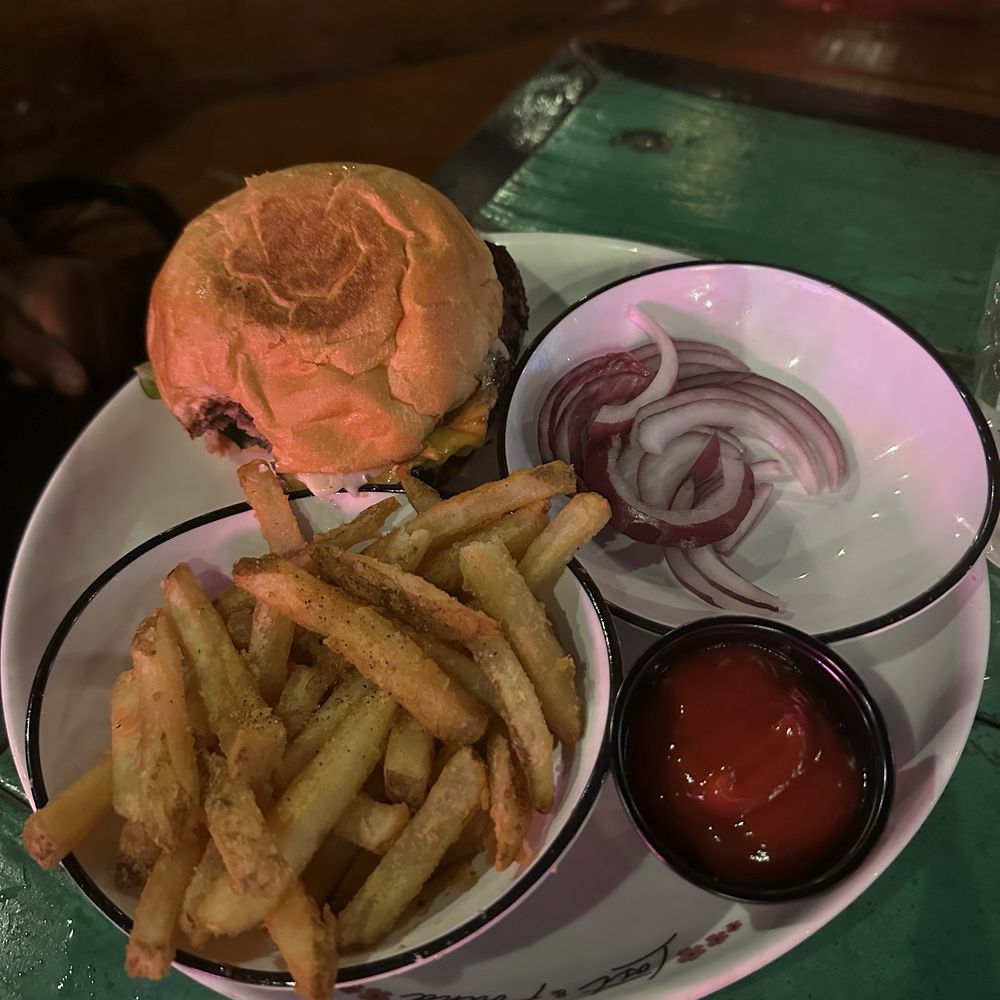Lost & Found - Classic Cheeseburger - Cocktail Bars Near Me - Houston, Texas Lost & Found - Classic Cheeseburger - Cocktail Bars Near Me - Houston, Texas