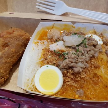 Jollibee - Palabok + Chicken combo = $10, smallish portion. Light meal. - Fast Food Near Me - Mississauga, Alberta Jollibee - Palabok + Chicken combo = $10, smallish portion. Light meal. - Fast Food Near Me - Mississauga, Alberta