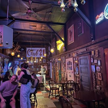 Holman's Restaurant - Interior - Dive Bars Near Me - Portland, Oregon Holman's Restaurant - Interior - Dive Bars Near Me - Portland, Oregon