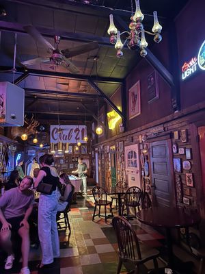 Holman's Bar & Grill by null