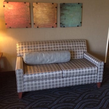 Hampton Inn Morehead City - Sofa in hallway - Hotels Near Me - Morehead City, North Carolina