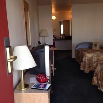 Days Inn by Wyndham Beaver - Spacious room - Hotels Near Me - Beaver, Utah