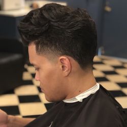 Oberkrom Barber Shoppe - Classic High Taper Fade...