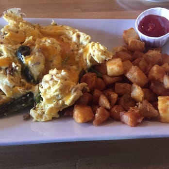 Block - Table & Tap - 3 egg scramble with poblano peppers, cheddar cheese and chorizo. - Gastropubs Near Me - El Paso, Texas