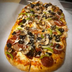 Chonie’s Pizza - Maximus