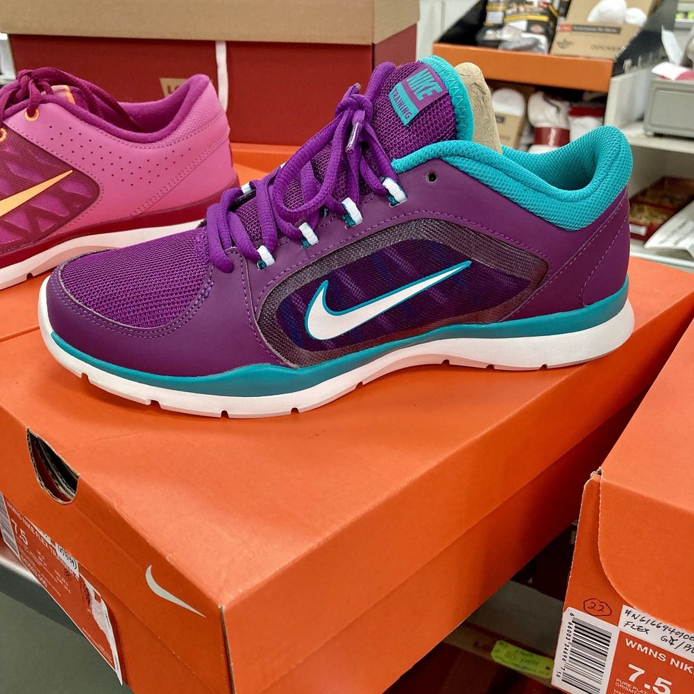 Victor's Shoes - Shoe Stores Near Me - Long Beach, California Victor's Shoes - Shoe Stores Near Me - Long Beach, California