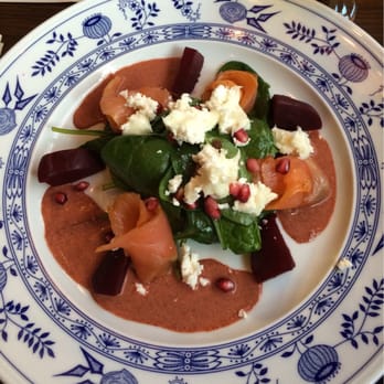 The Bishops Arms - Ta för Guds skull inte denna! Beskrivs som fjordlax sallad, består utav gravad lax med russin, vinägertandoorisås och chevre - Bars Near Me - Stockholm, Alberta The Bishops Arms - Ta för Guds skull inte denna! Beskrivs som fjordlax sallad, består utav gravad lax med russin, vinägertandoorisås och chevre - Bars Near Me - Stockholm, Alberta
