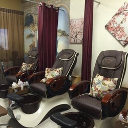 The VIP room. Fiat Nails offers you the utmost privacy by simply using curtains to separate each chair.