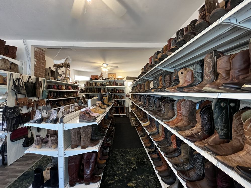 LOGANS BOOT BOX - Updated May 2026 - 75 Photos - 5168 Old Valley Pike ...