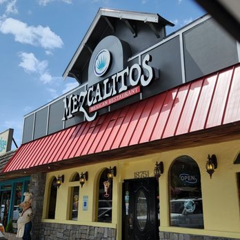 Mezcalitos Mexican Restaurant - the entrance - Mexican Near Me - Poulsbo, Washington