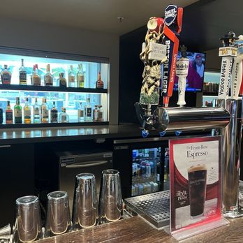 AMC West Oaks 14 - bar - Cinema Near Me - Ocoee, Florida