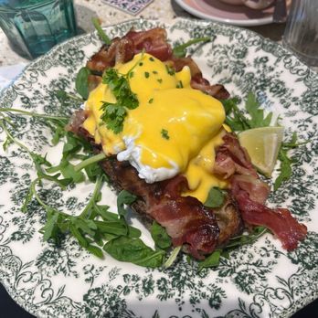 Créme - Toast with eggs and bacon - Breakfast & Brunch Near Me - Brussels, BRU