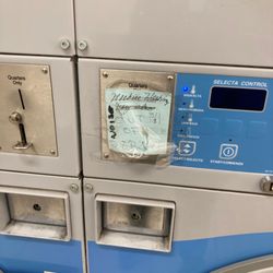 Lobo Laundry - i guess it was a note for a broken washer and now it's for a broken dryer