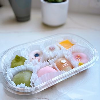 Fugetsu-Do - Candy Stores Near Me - Los Angeles, California Fugetsu-Do - Candy Stores Near Me - Los Angeles, California