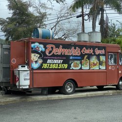 Delmaris Quick Lunch - Truck across from fire house station