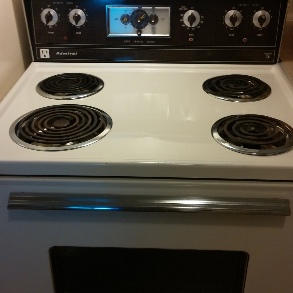 Prince of Wales Complex - Oven/ stove are from the 80's, and oven temperature fluctuates wildly! - Apartments Near Me - Ottawa, Ontario Prince of Wales Complex - Oven/ stove are from the 80's, and oven temperature fluctuates wildly! - Apartments Near Me - Ottawa, Ontario
