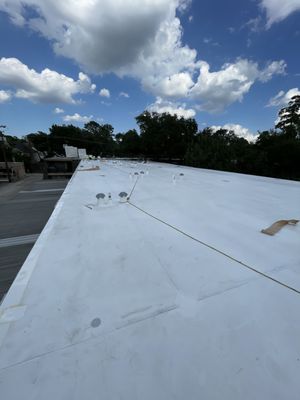 Roofing Contracción Marcos Logo