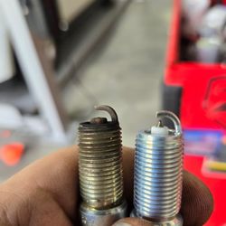 Maxwell's Garage - New Spark Plugs. New vs. Old