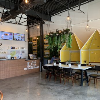 1102 Bubble Tea & Coffee - Cool seating cubbies - Bubble Tea Near Me - Waco, Texas