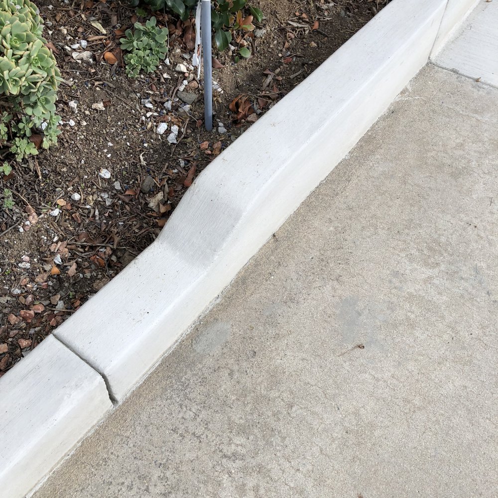 Minez Concrete - DRIVEWAY CURB WITH HEIGHT ADJUSTMENT - Masonry/Concrete Near Me