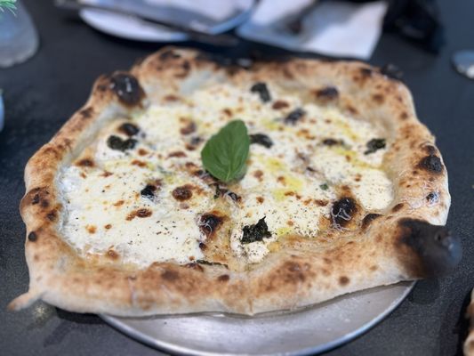 Rodrigo's Craft Pizza by null