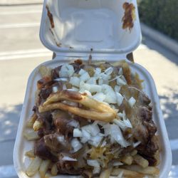 California Grill n' Chill - Chili cheese fries (onions added)