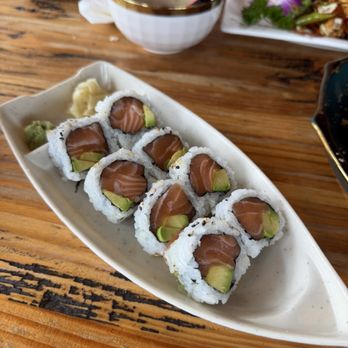 Sushi Boat - Salmon avocado roll - Sushi Bars Near Me - Saint Charles, Missouri Sushi Boat - Salmon avocado roll - Sushi Bars Near Me - Saint Charles, Missouri