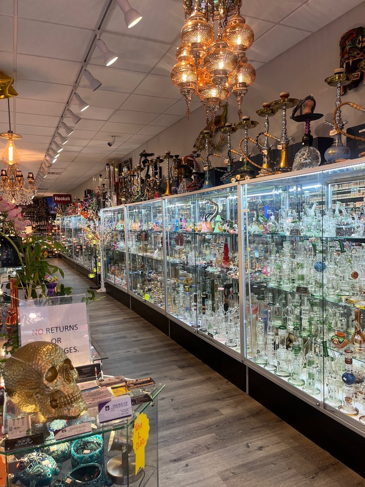 SMOKE UP Updated September 2024 2231 Valley Ave, Winchester