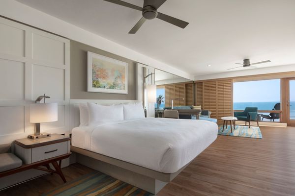 Pier South Resort, Autograph Collection by null
