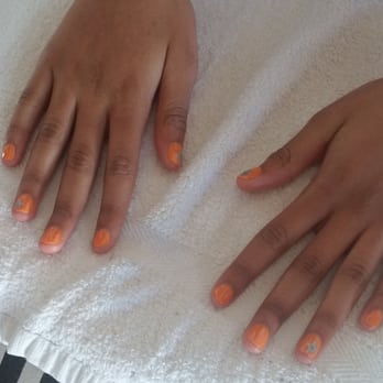 SOAK - Downtown Reno - Diva in traning manicure - Nail Salons Near Me - Reno, Nevada
