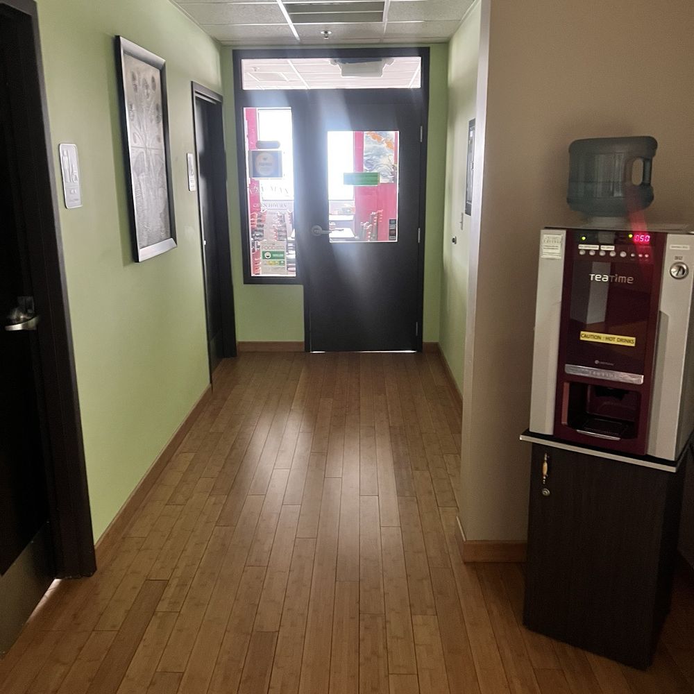 Pal Man - This is the hallway you take a right down - American Near Me - Federal Way, Washington Pal Man - This is the hallway you take a right down - American Near Me - Federal Way, Washington