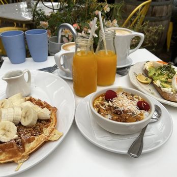 Sunflower Caffe - Waffle, Coconut chia seed bowl, Avocado Toast - Coffee & Tea Near Me - Sonoma, California Sunflower Caffe - Waffle, Coconut chia seed bowl, Avocado Toast - Coffee & Tea Near Me - Sonoma, California